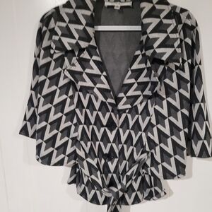 Nine West Black and White Geometric 3/4 Wide Sleeve Belted Cropped Jacket